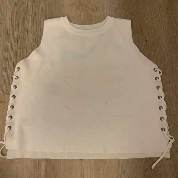 white tank - Picture 1 of 1